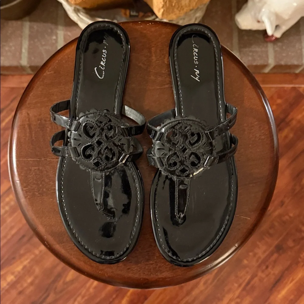 Circus by Sam Edelman Black Faux Patent Leather Sandals Like New Size 11 - Picture 4 of 9